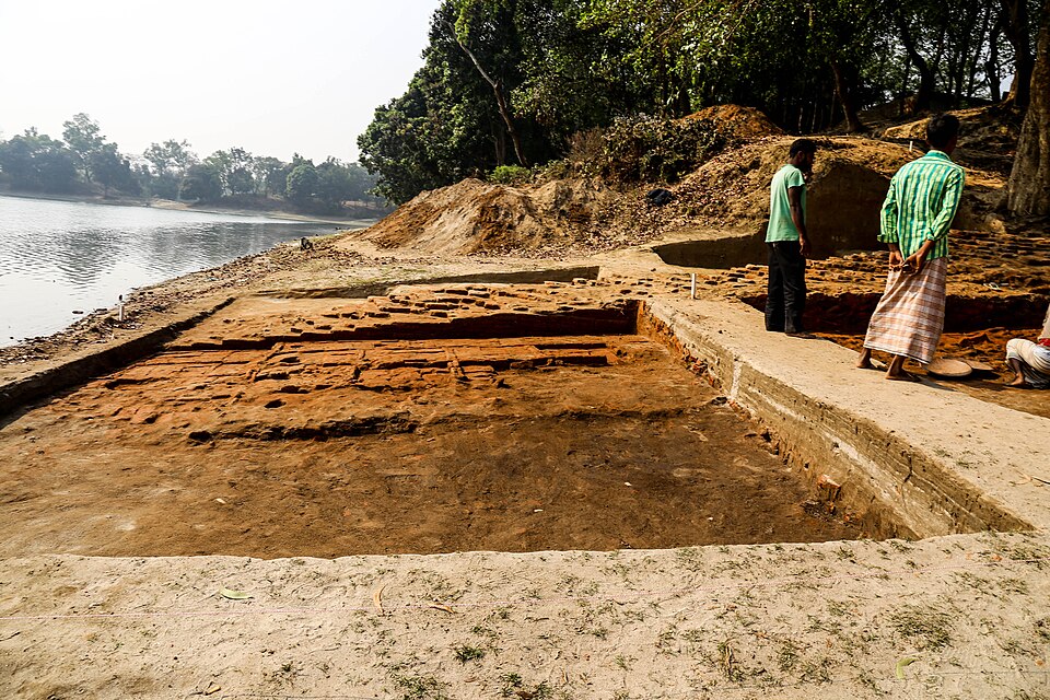 ভিতরগড় — ছবি