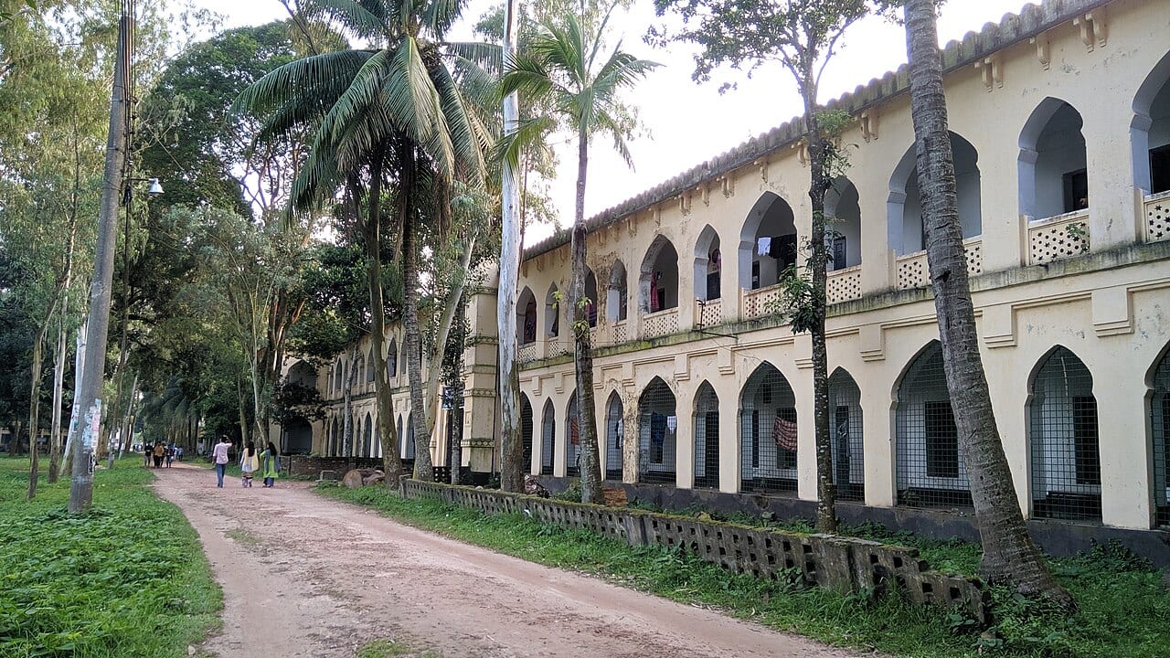 কারমাইকেল কলেজ — ছবি