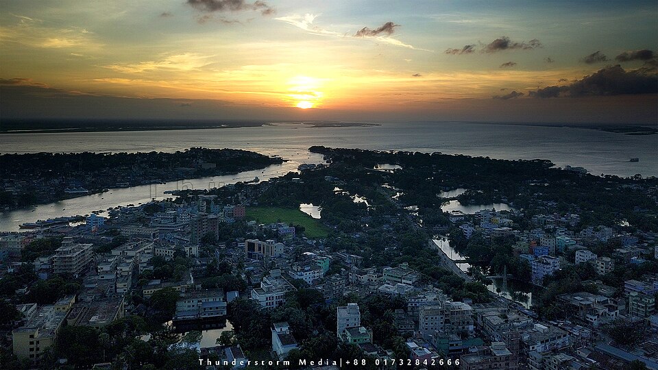 চাঁদপুর ত্রিমোহনা (বড় স্টেশন) — ছবি