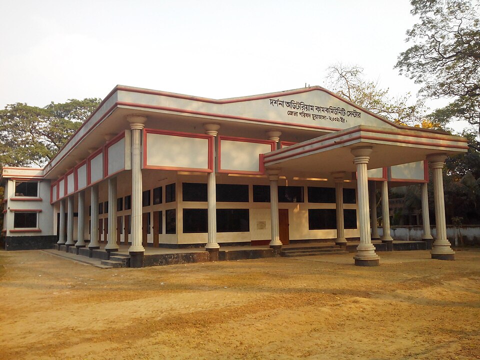 Darshana Auditorium, a white-and-red colonnaded hall in Darshana town
