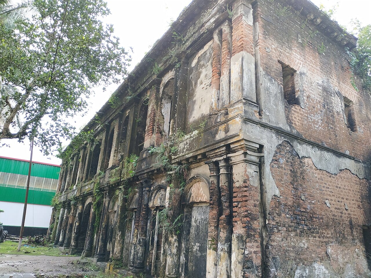 লাকুটিয়া জমিদার বাড়ি — ছবি