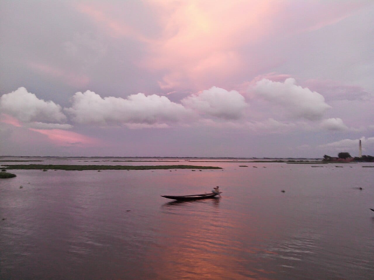 নীল দরিয়া — ছবি