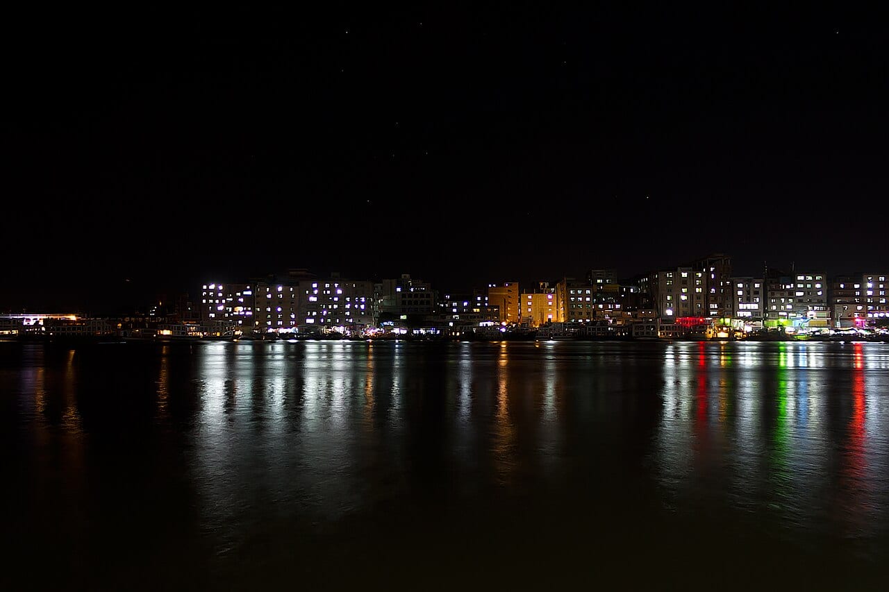 সদরঘাট লঞ্চ টার্মিনাল — ছবি