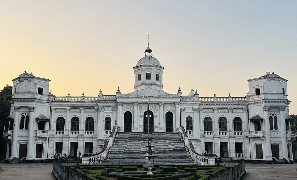 তাজহাট জমিদার বাড়ি — ছবি