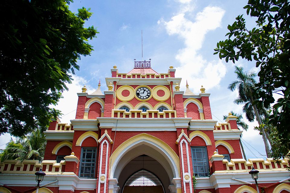 উত্তরা গণভবন (দিঘাপতিয়া রাজবাড়ি) — ছবি